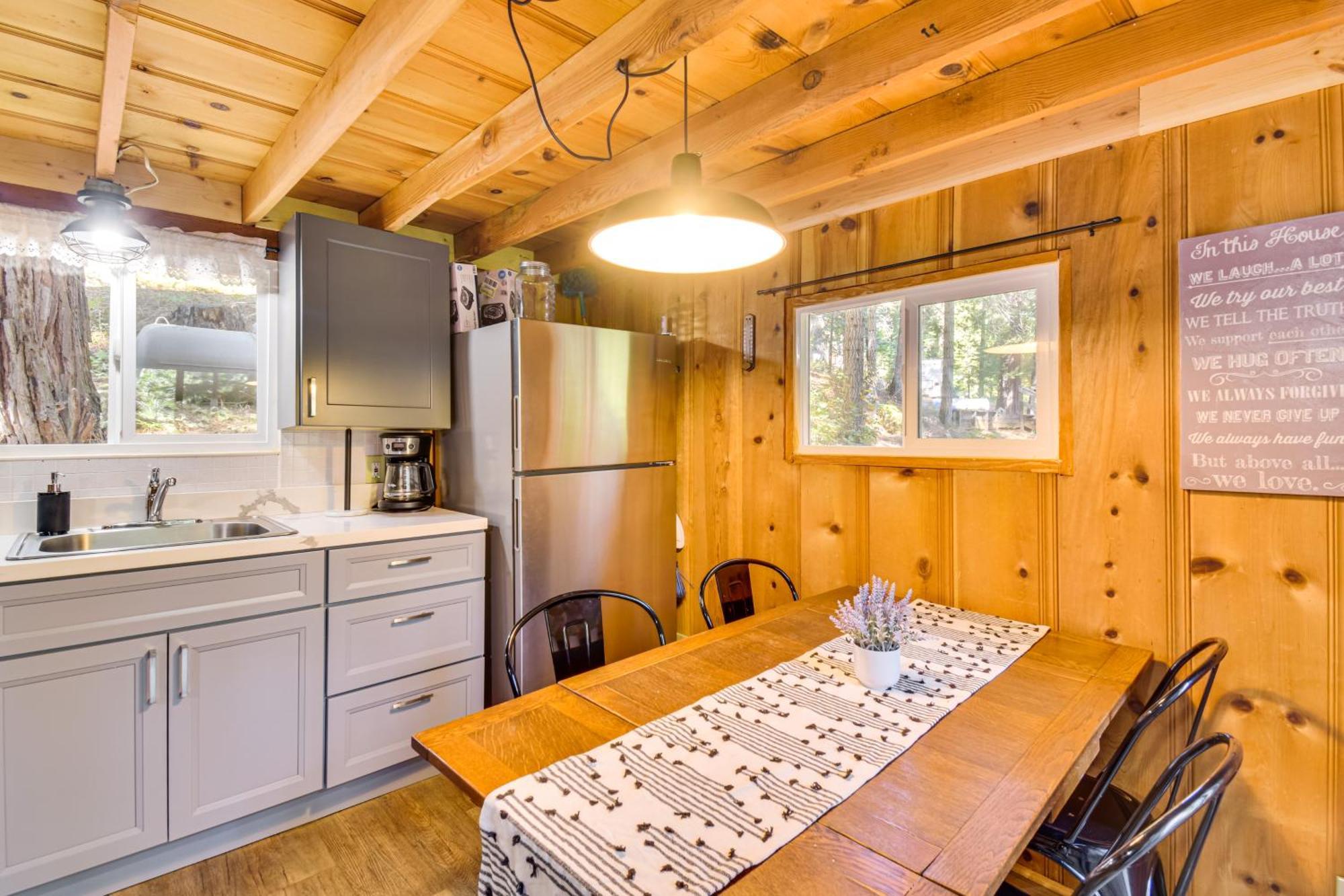 Holiday home 12 Mi To Pinecrest Lake! Long Barn