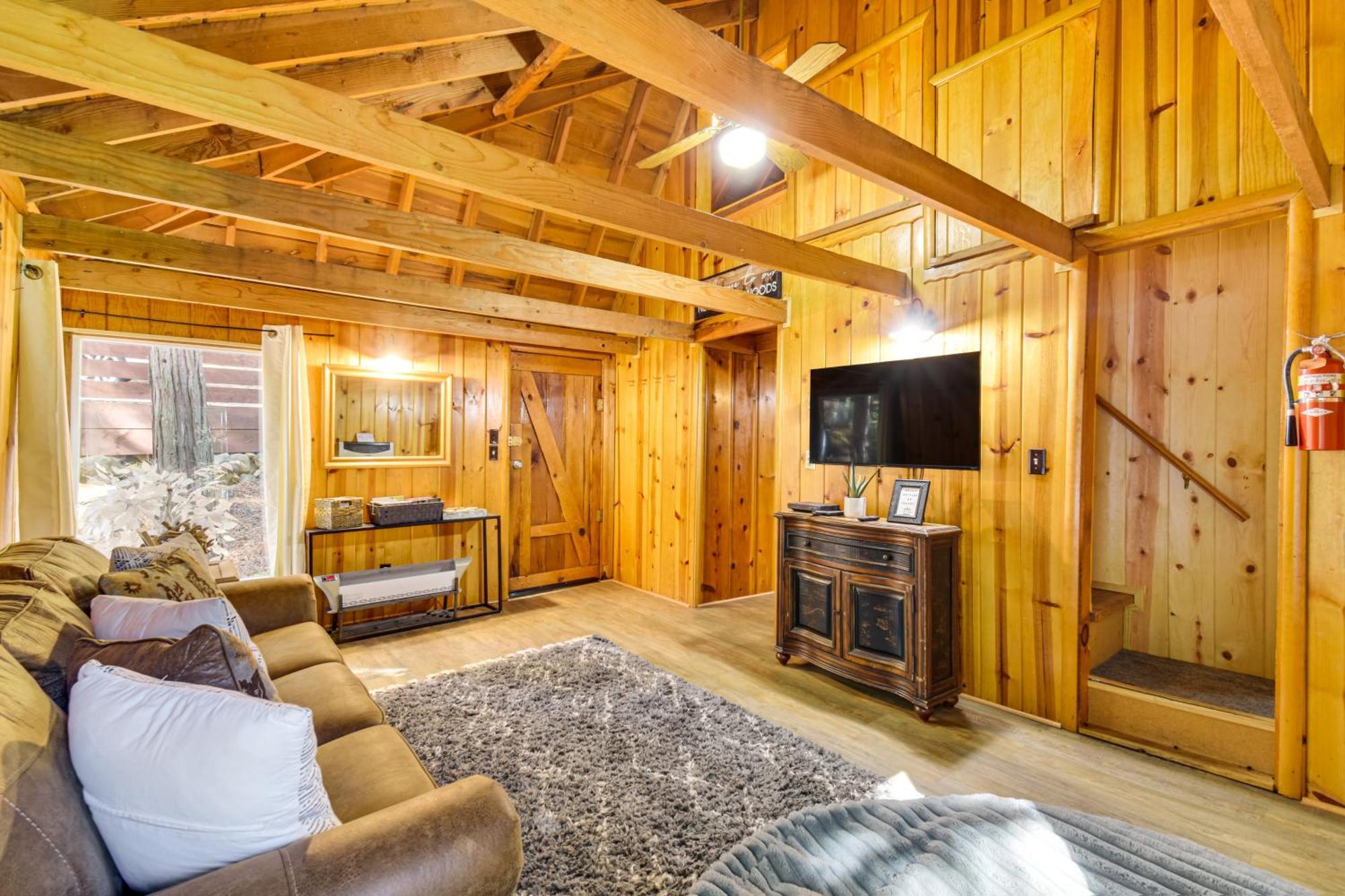12 Mi To Pinecrest Lake! * Long Barn
